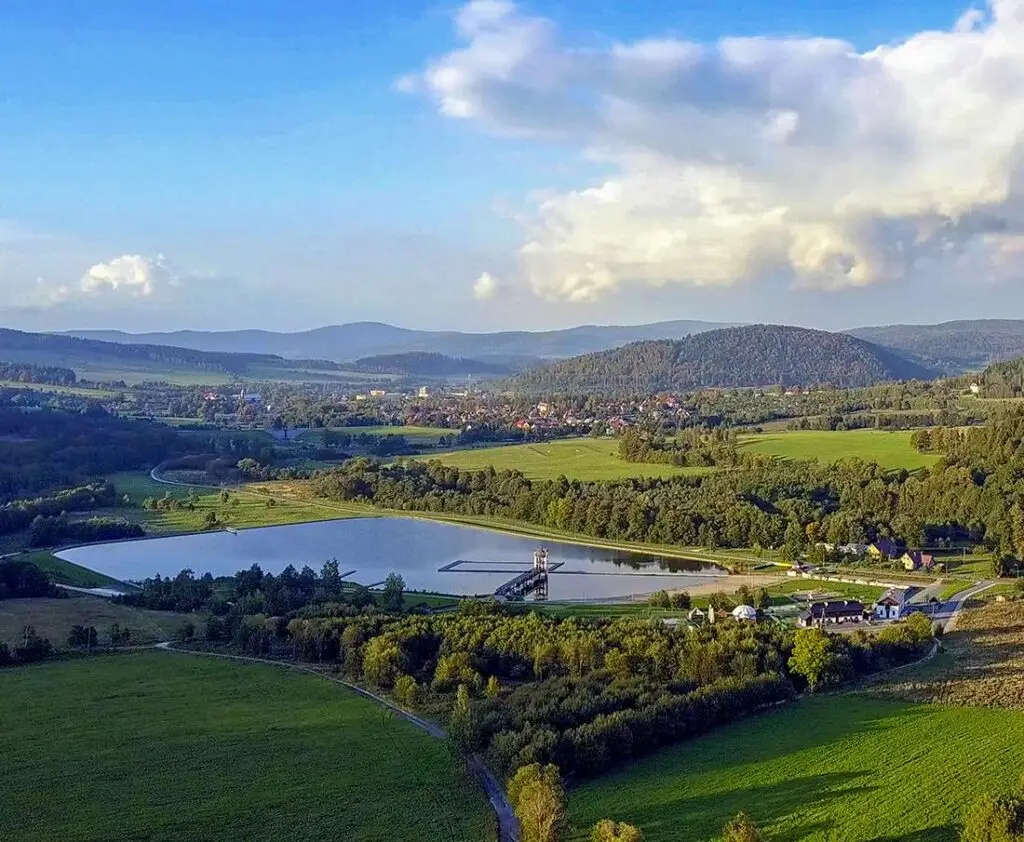 Zalew Stara Morawa — panorama Sudetów